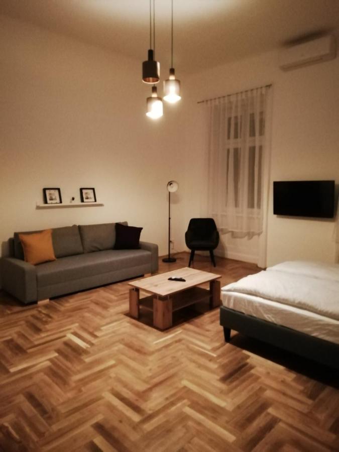 Luxury New Cozy Flat At Dob Street Nearby Gozsdu Court Appartement Boedapest Buitenkant foto