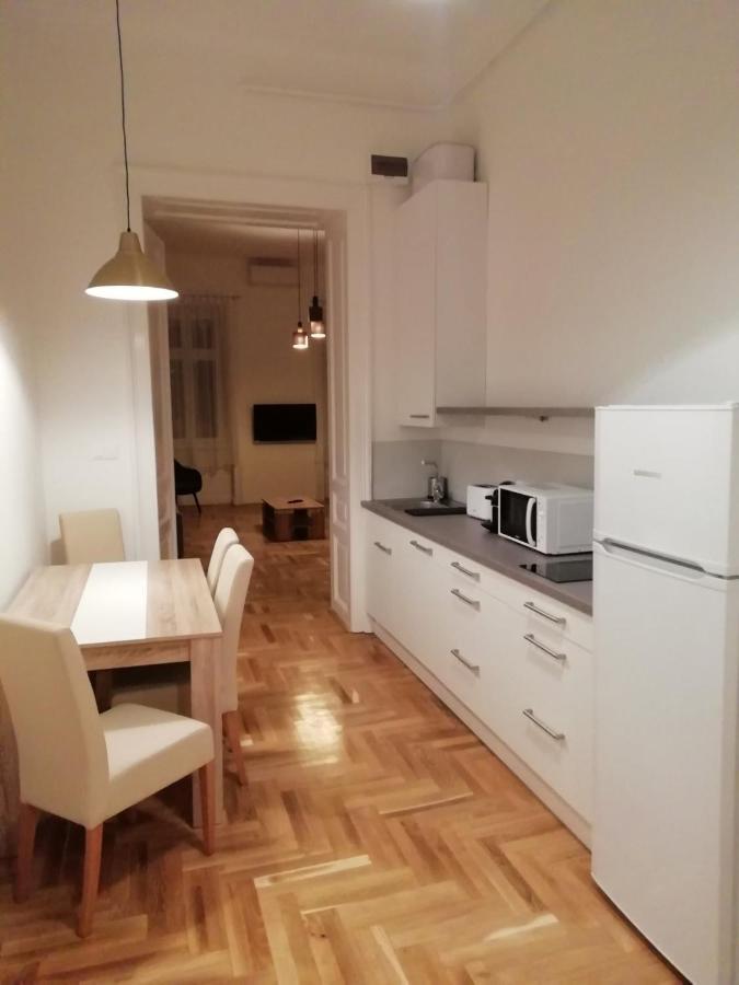 Luxury New Cozy Flat At Dob Street Nearby Gozsdu Court Appartement Boedapest Buitenkant foto